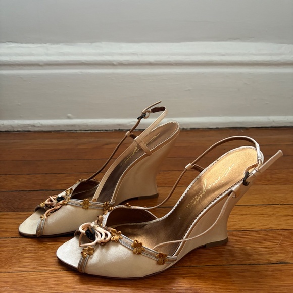 Sandals - Picture 3 of 5